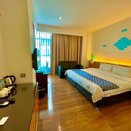 New World Express Motel Bintulu Exteriör bild