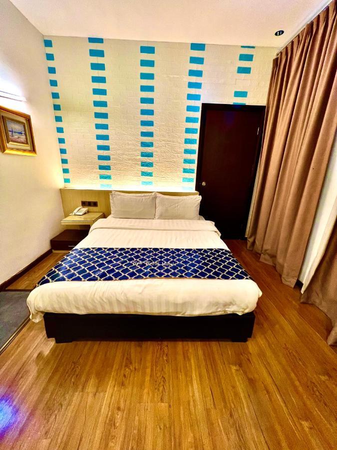New World Express Motel Bintulu Exteriör bild