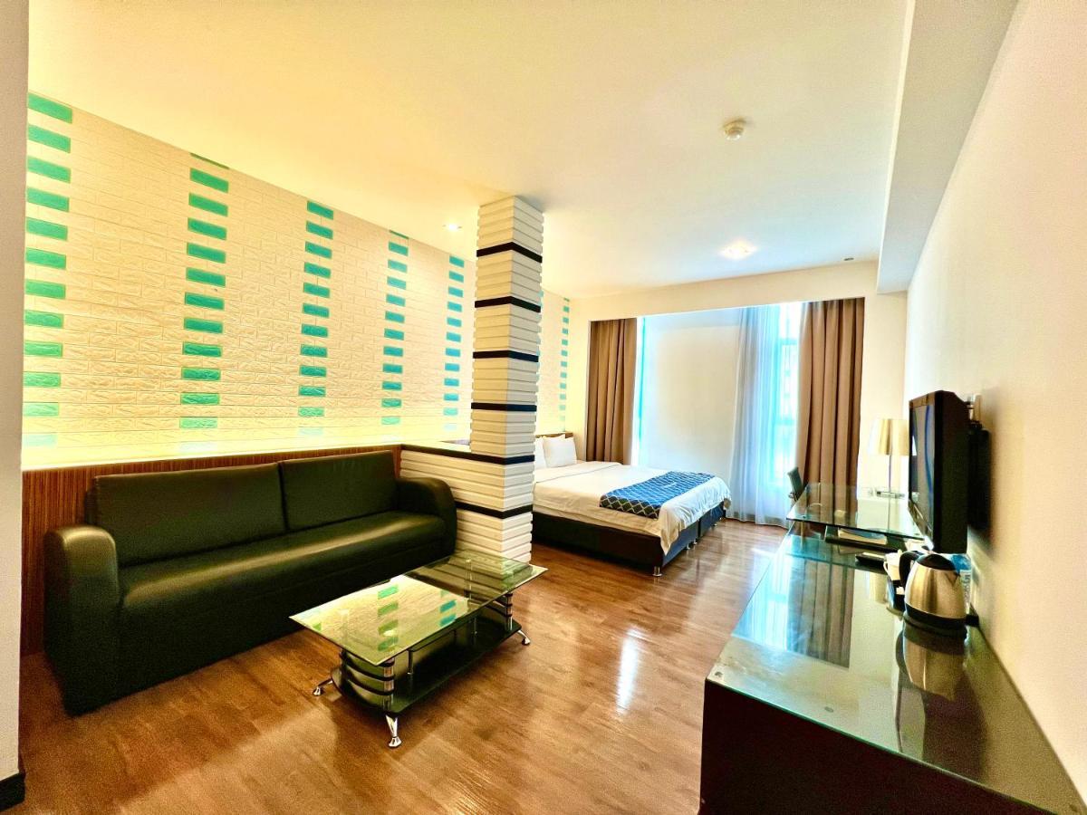 New World Express Motel Bintulu Exteriör bild