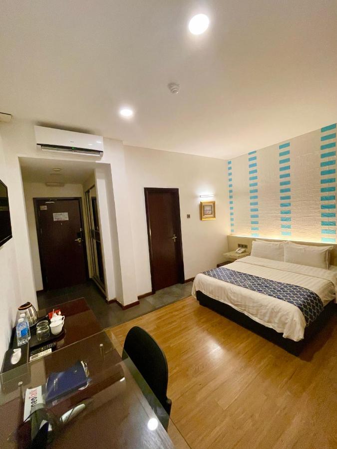 New World Express Motel Bintulu Exteriör bild