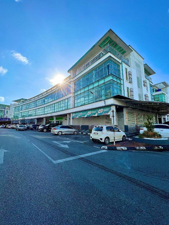 New World Express Motel Bintulu Exteriör bild