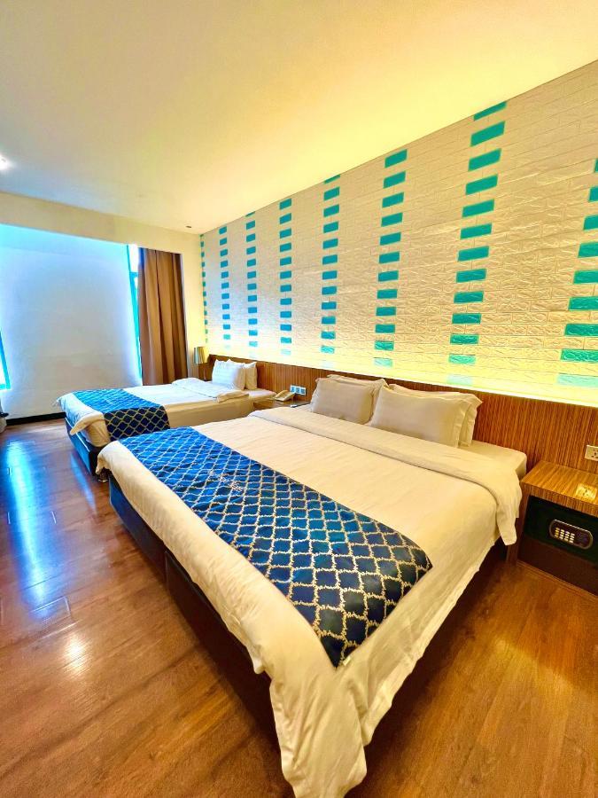 New World Express Motel Bintulu Exteriör bild