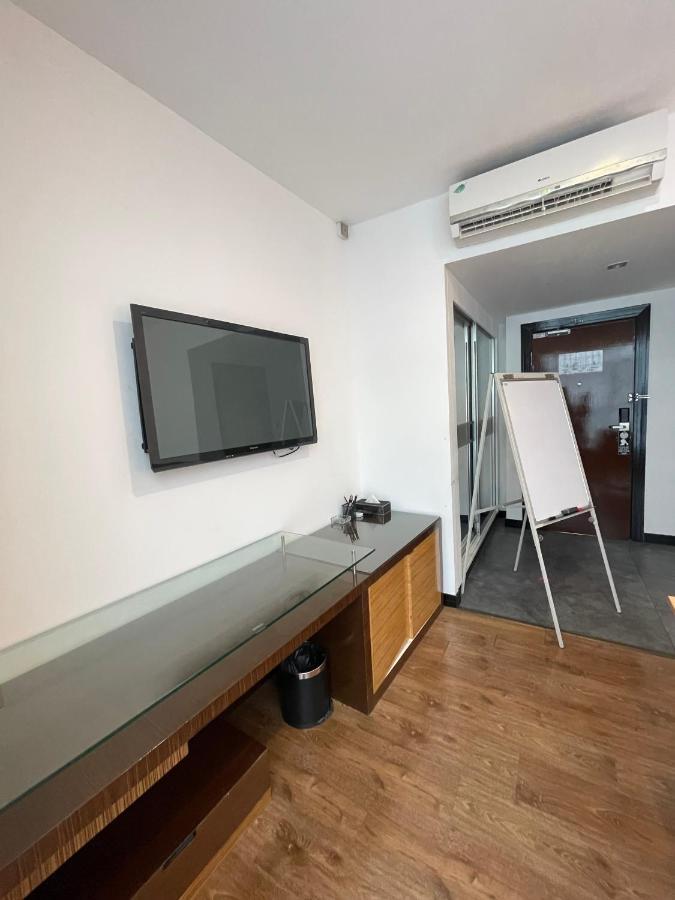 New World Express Motel Bintulu Exteriör bild
