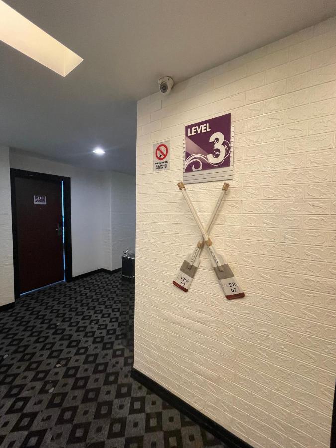 New World Express Motel Bintulu Exteriör bild