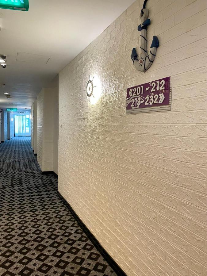 New World Express Motel Bintulu Exteriör bild