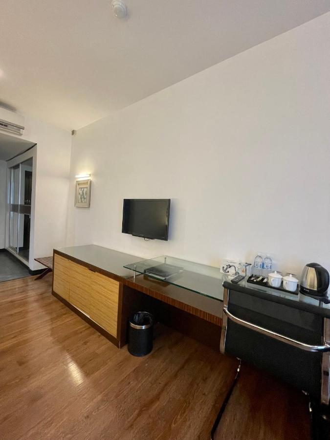 New World Express Motel Bintulu Exteriör bild