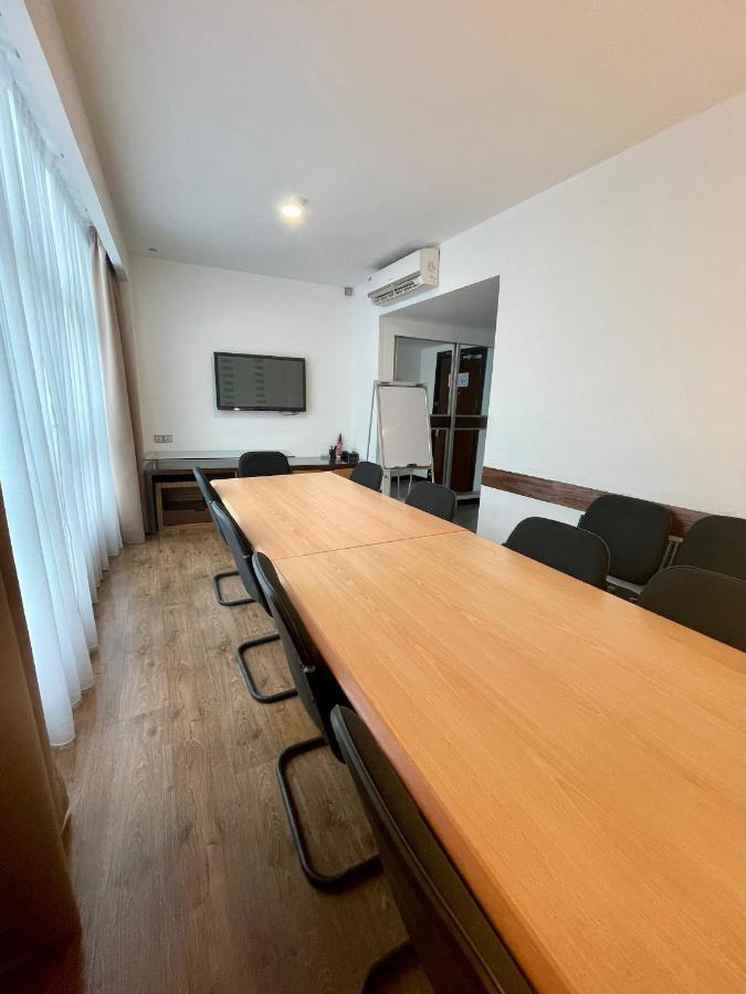 New World Express Motel Bintulu Exteriör bild