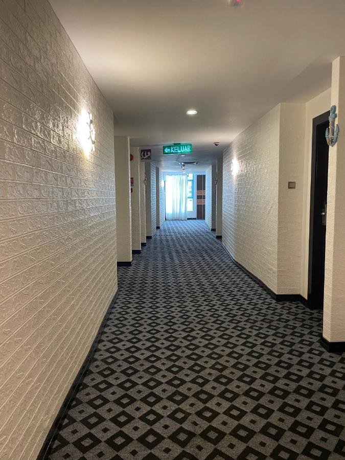 New World Express Motel Bintulu Exteriör bild